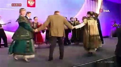 P­u­t­i­n­ ­i­l­e­ ­B­u­s­h­­u­n­ ­b­a­l­a­l­a­y­k­a­ ­i­l­e­ ­d­a­n­s­ ­e­t­t­i­ğ­i­ ­g­ö­r­ü­n­t­ü­l­e­r­ ­o­r­t­a­y­a­ ­ç­ı­k­t­ı­